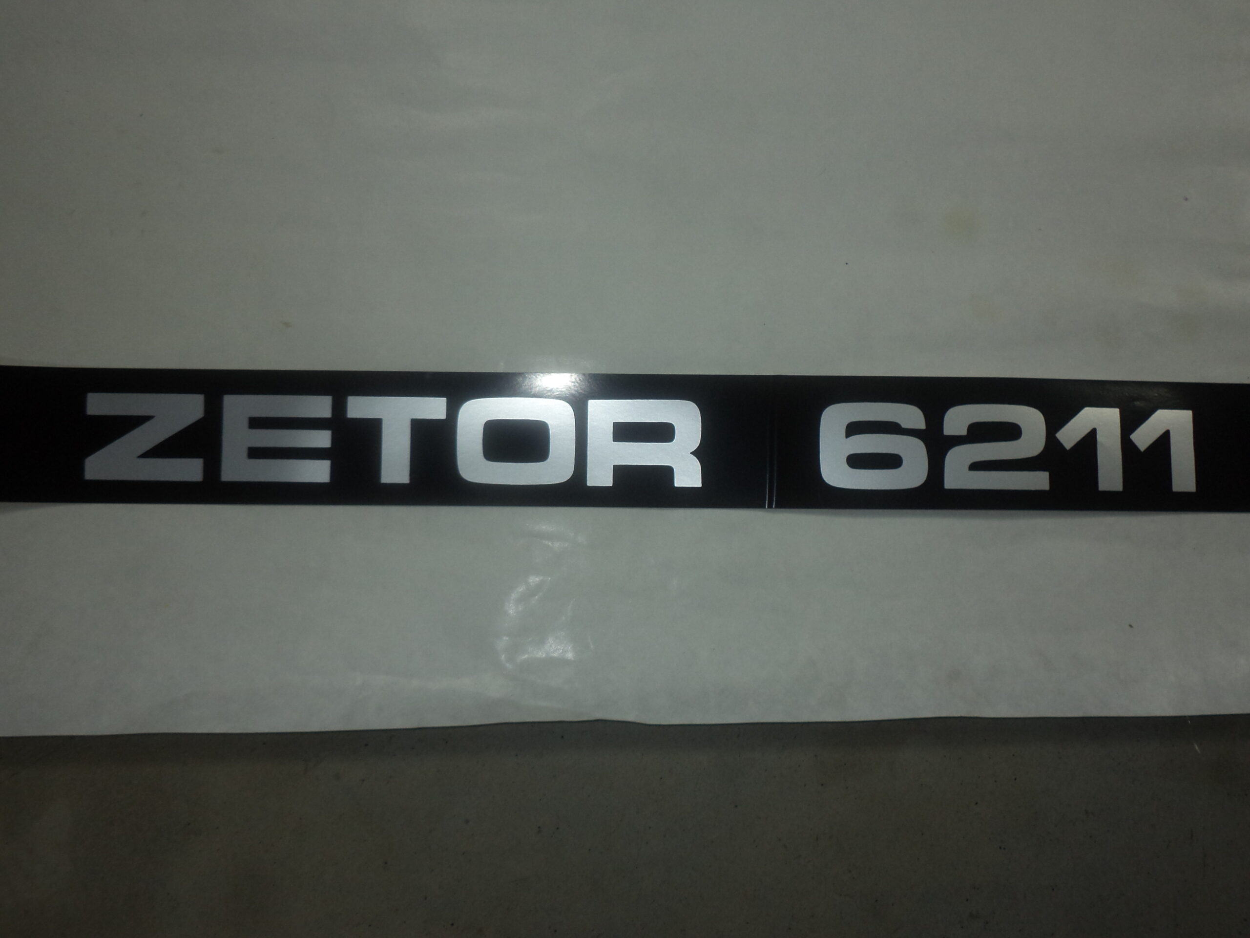 Nápis bočný Zetor 6211 ľavý