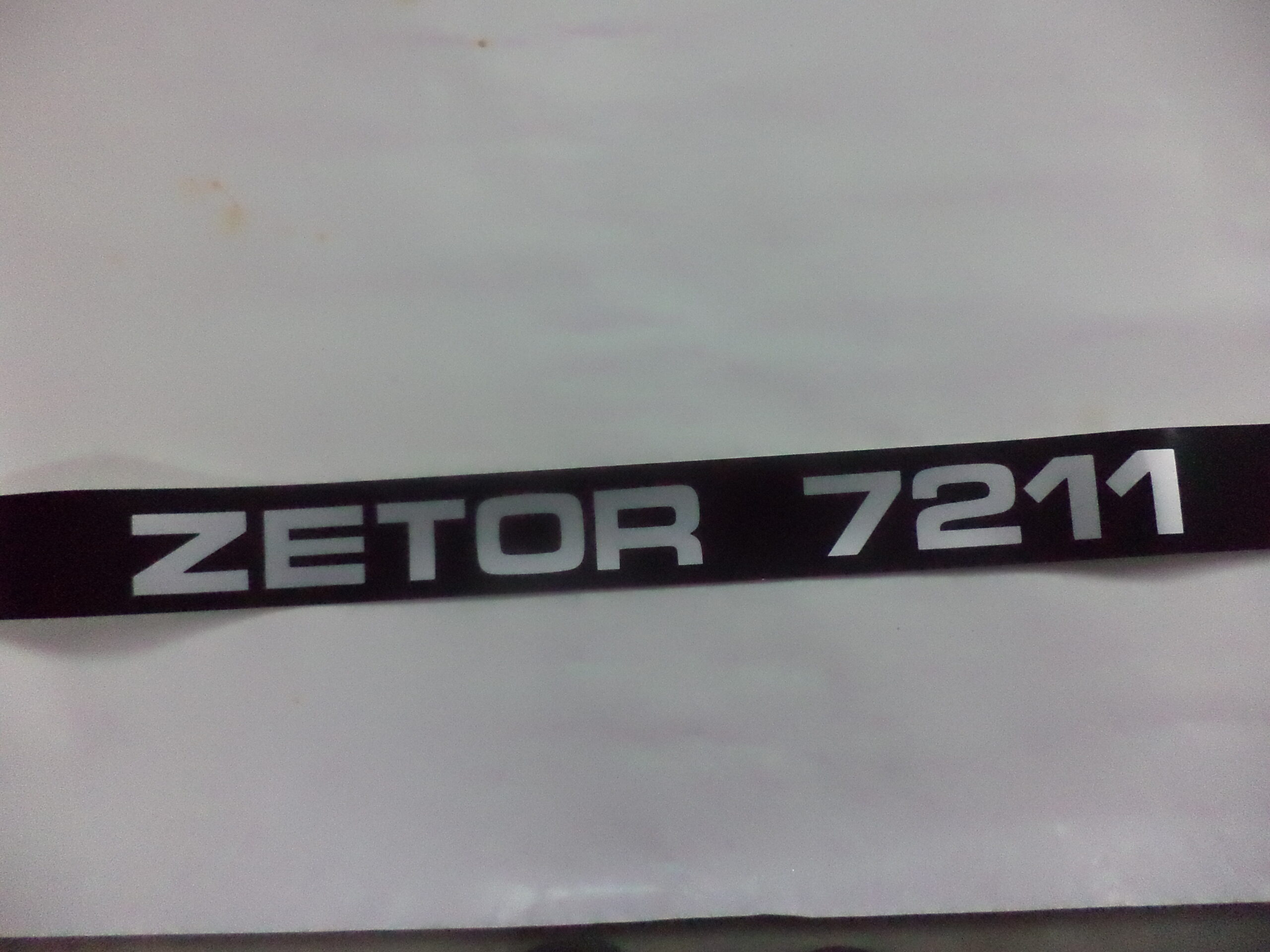 Nápis Zetor 7211 ľavý
