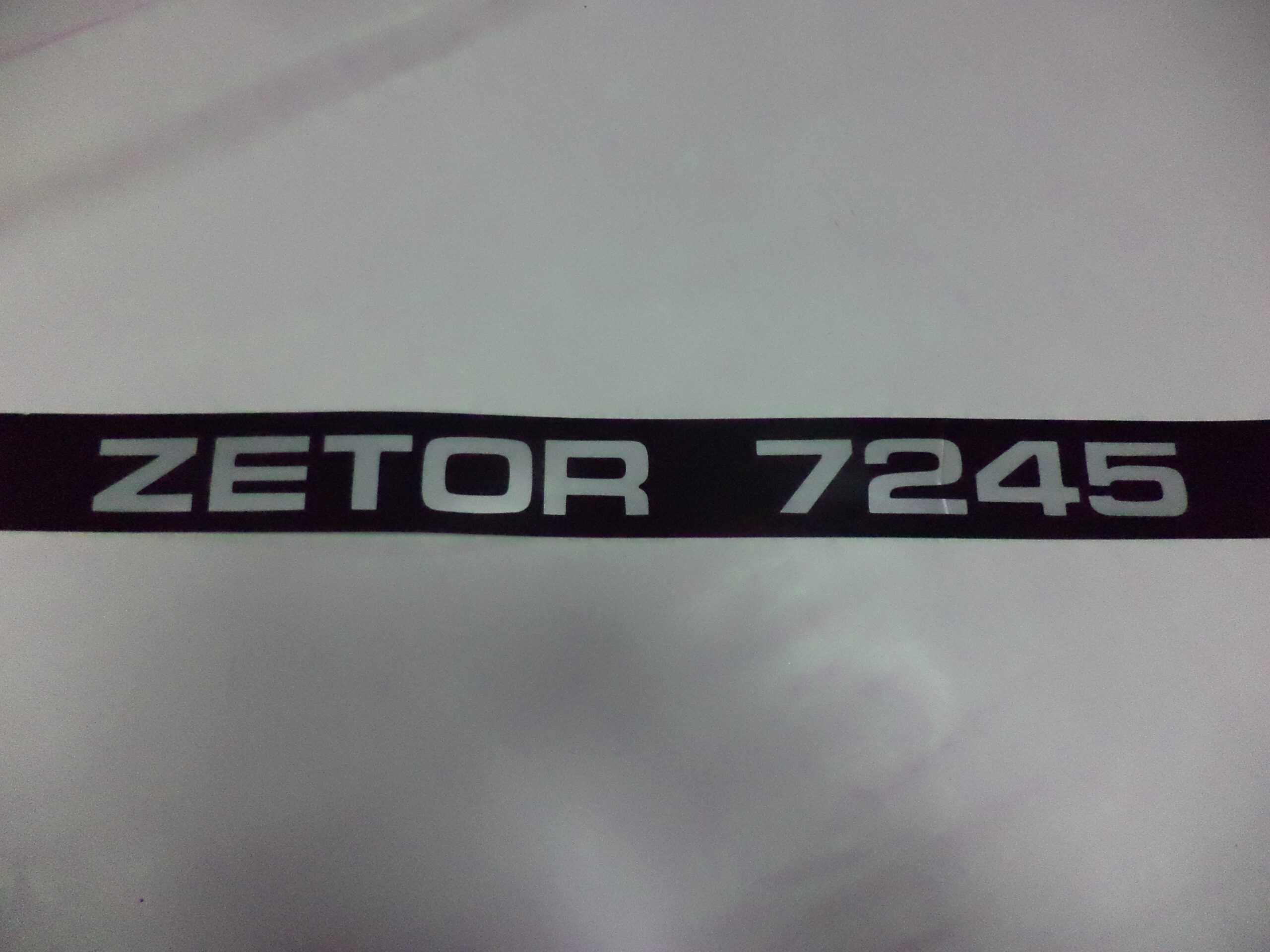 Nápis Zetor 7245 pravý