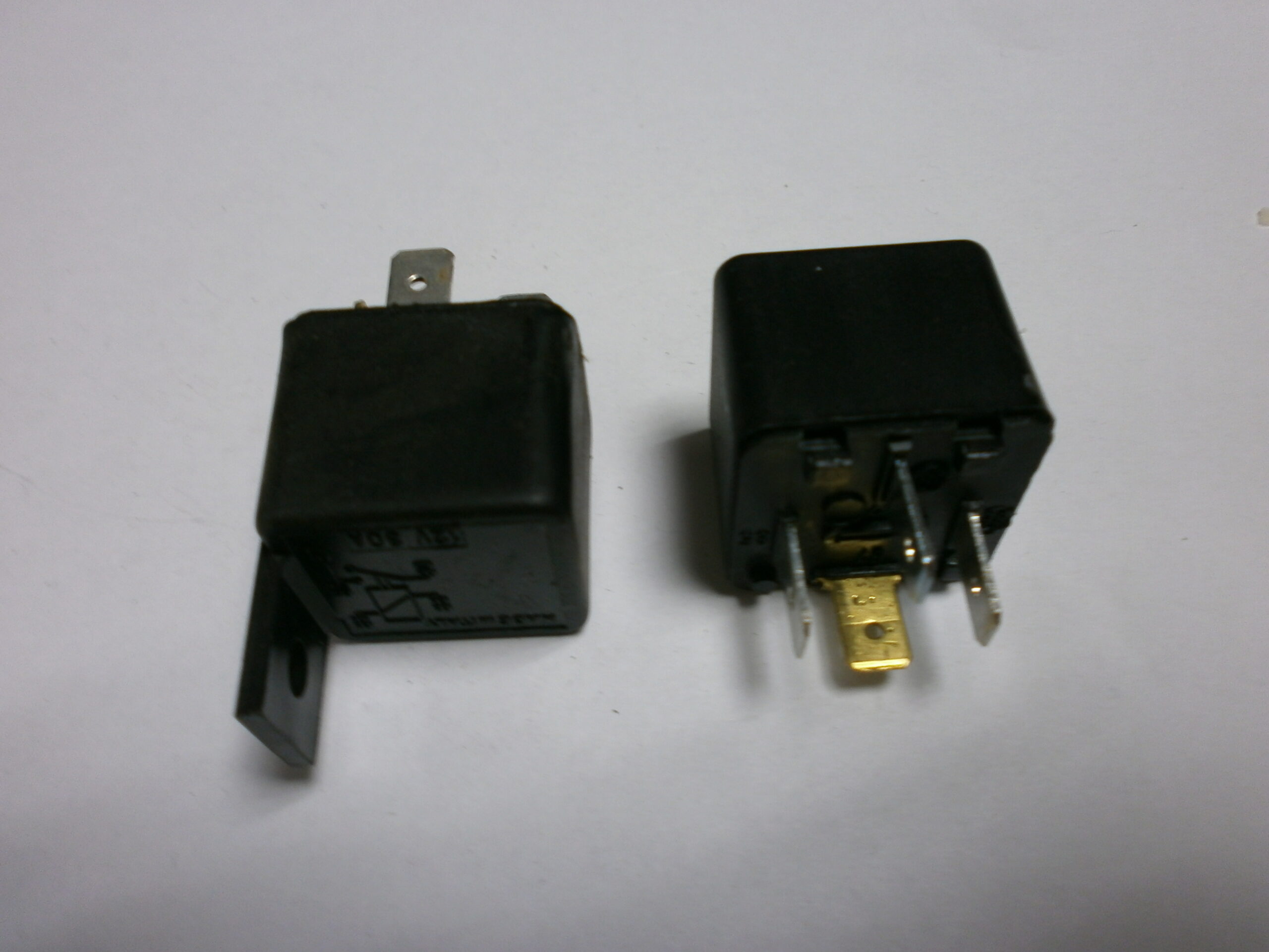 Relé spinacie 12V-30A